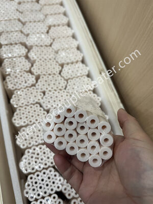 Hoogtemperatuur Alsint C799 99,7% Aluminium Keramische isolatoren voor ovens